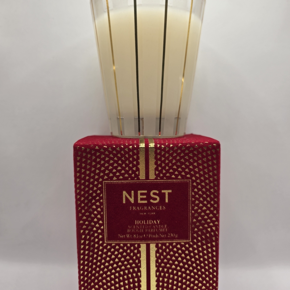 NEST Fragrances Limited Edition Holiday Candle - Gold & Red Giftbox